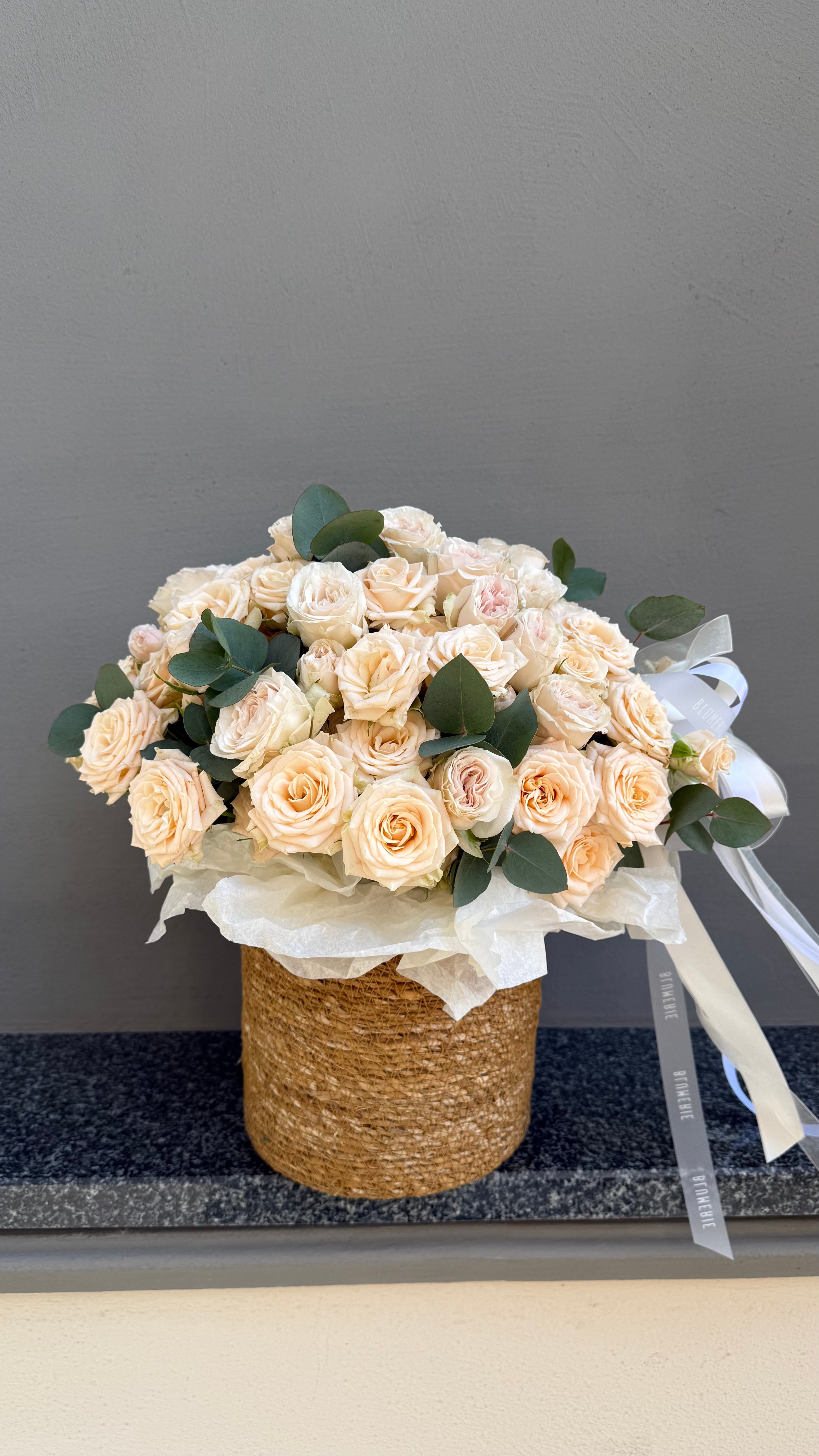 Small spray roses basket